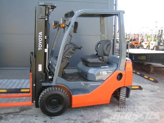 TOYOTA 028FGF15 Empilhadores a gás