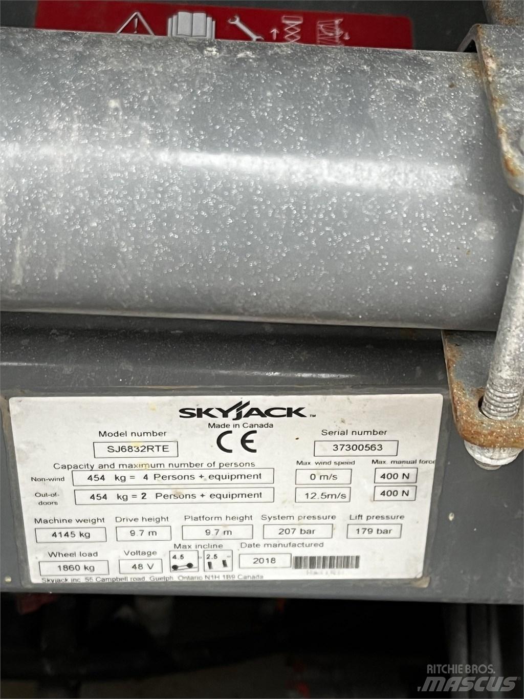SkyJack SJ 6832 RTE Elevadores de tesoura