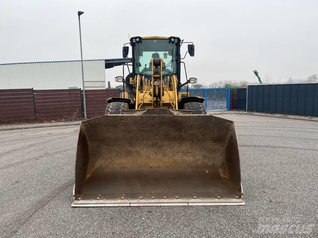 CAT 930M Carregadeiras de rodas