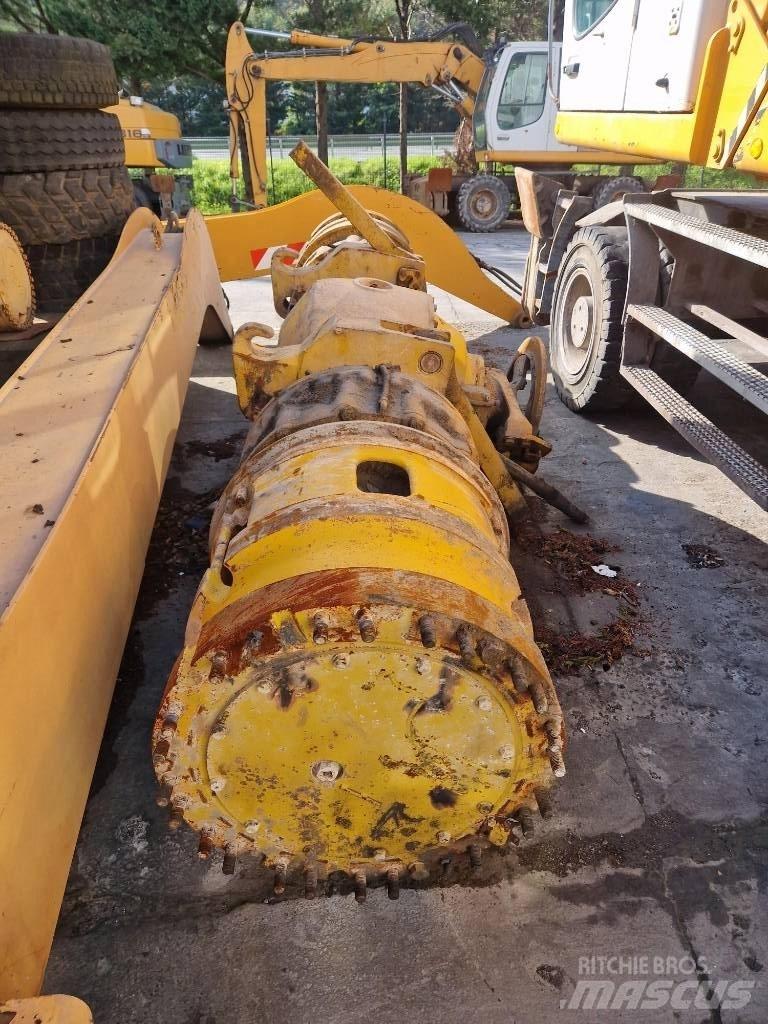 Komatsu KWA 055HD-4 Eixos