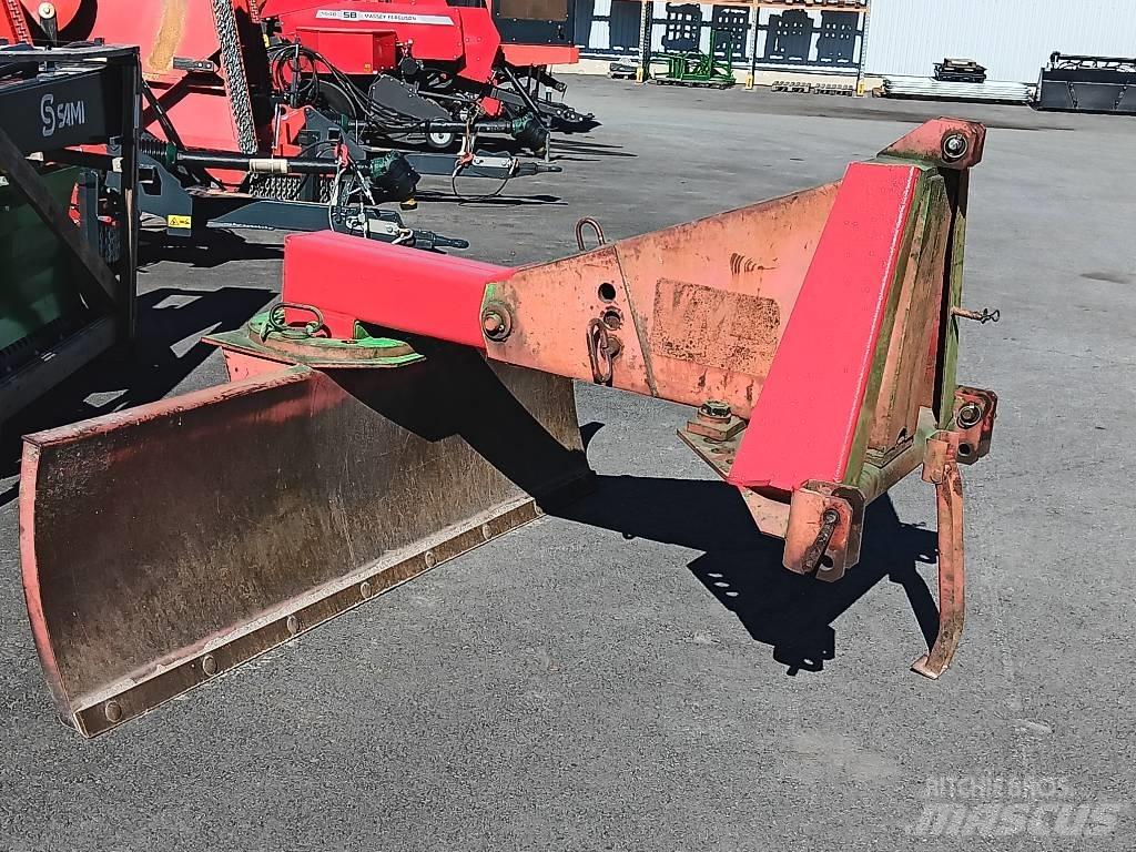 VM 220 Takalana Niveladoras de arraste