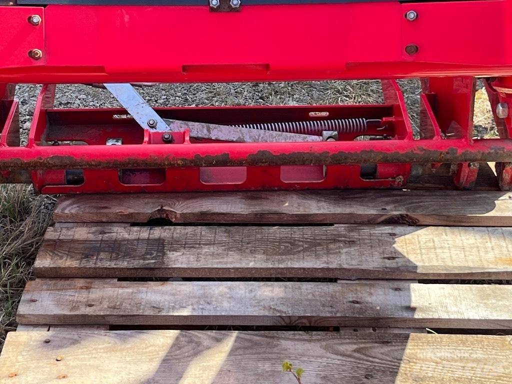 Massey Ferguson 945 Carregadoras frontais e escavadoras