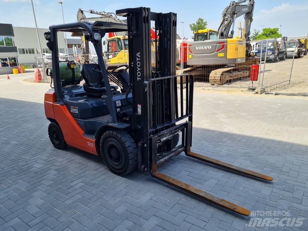 Toyota 02-8 FG F 25 Empilhadores a gás
