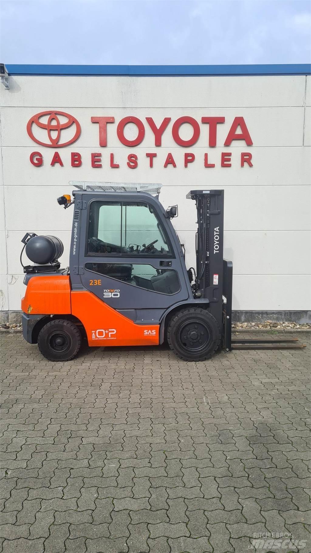 Toyota 02-8FGF30 Empilhadores a gás