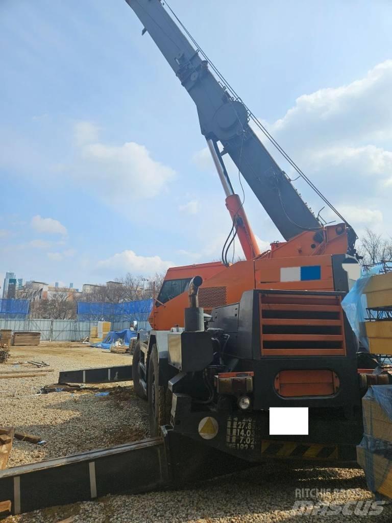 Komatsu LW 250 Gruas Fora-de-estrada