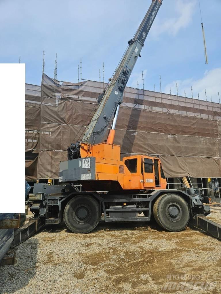 Komatsu LW 250 Gruas Fora-de-estrada
