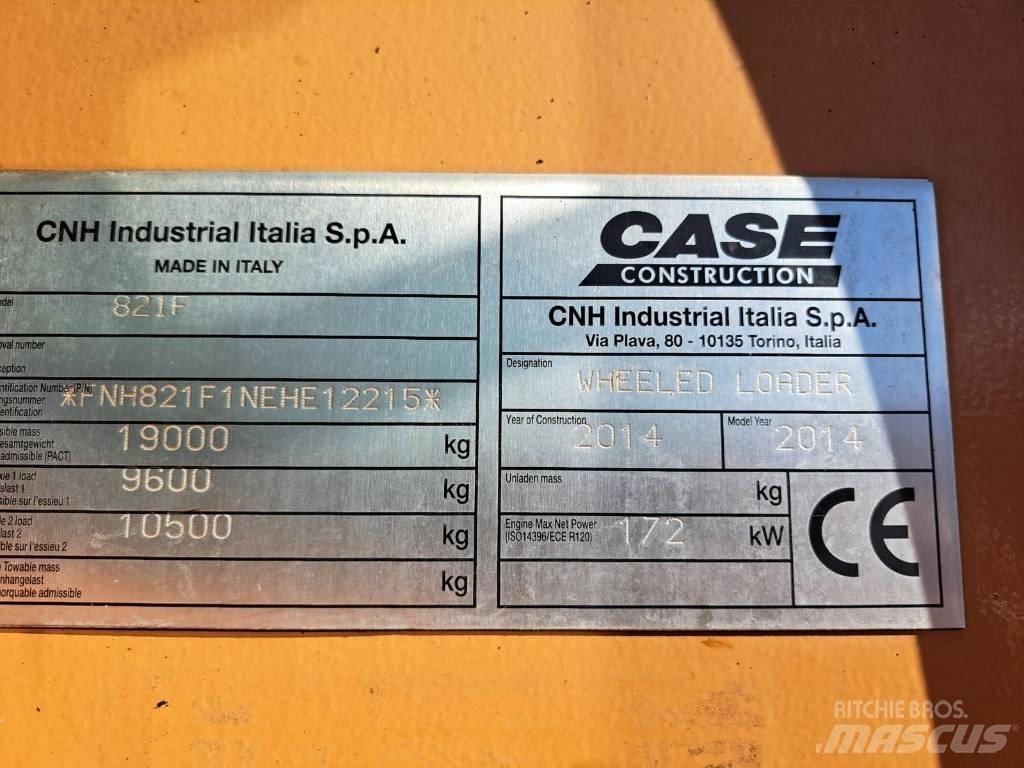 CASE 821 F Carregadeiras de rodas