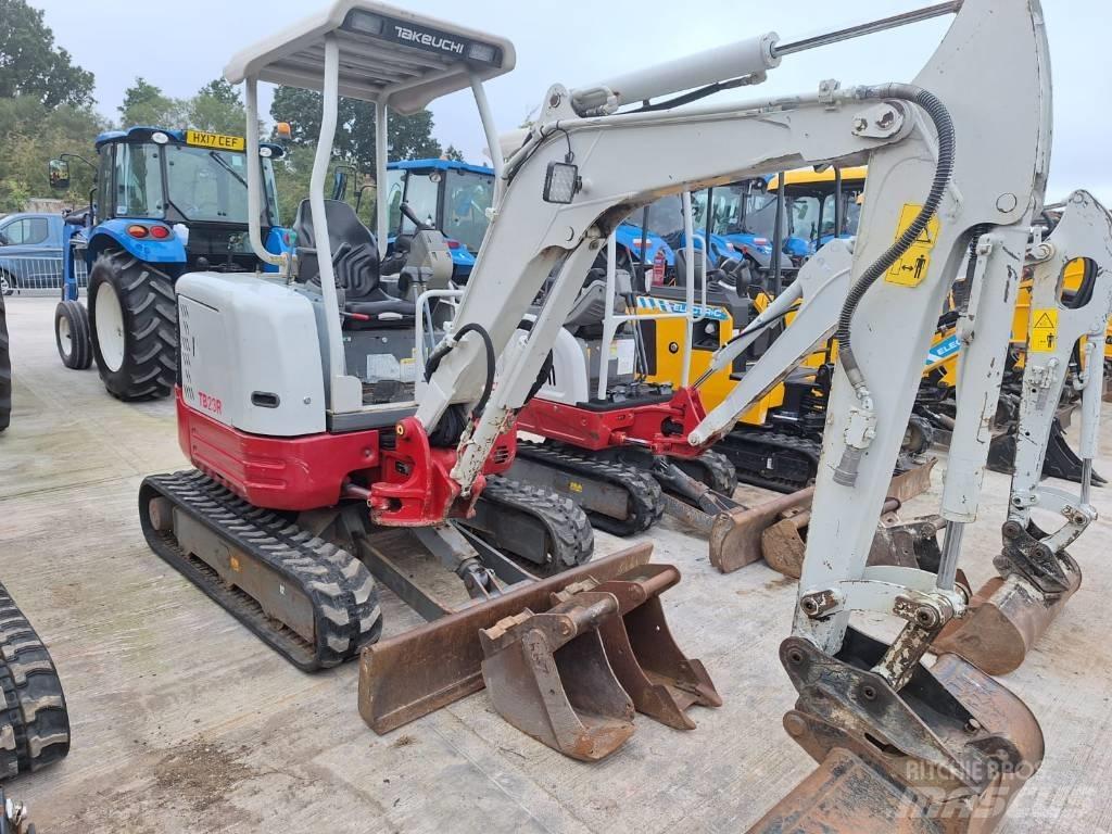Takeuchi TB23R Miniescavadeiras