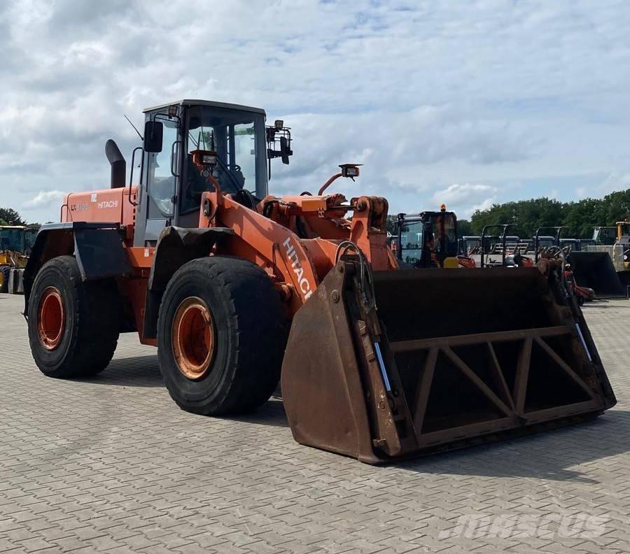 Hitachi LX 210 E Carregadeiras de rodas