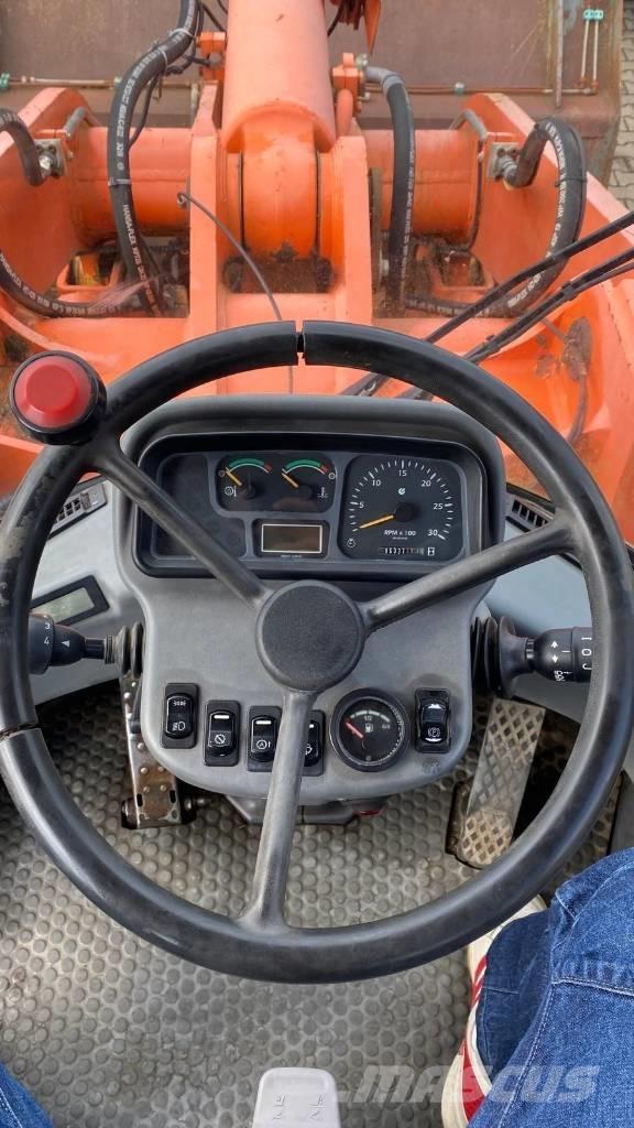 Hitachi LX 210 E Carregadeiras de rodas