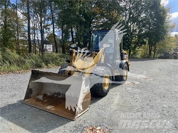 CAT 906M Carregadeiras de rodas