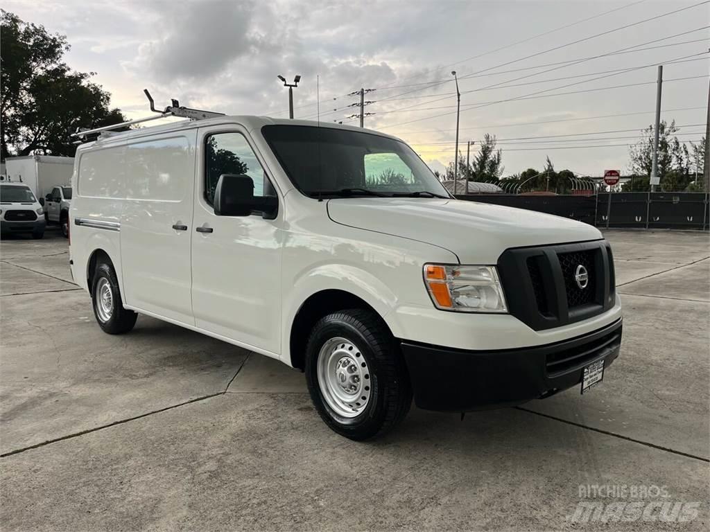 Nissan NV Caixa fechada