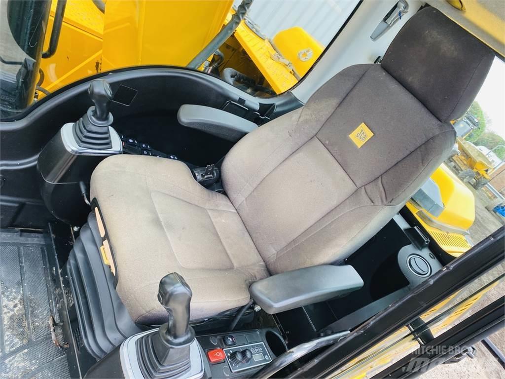 JCB JS130LC Escavadeiras de esteiras
