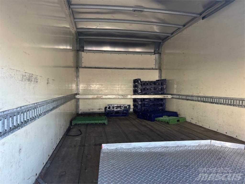Ford E350 Caminhões de caixa fechada