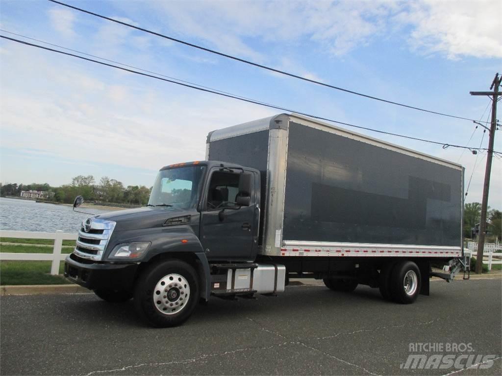 Hino 268 Caminhões de caixa fechada