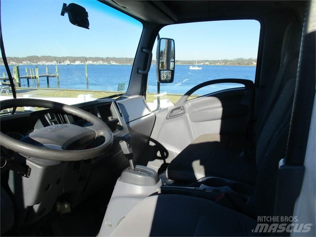 Isuzu NQR Caminhões de caixa fechada