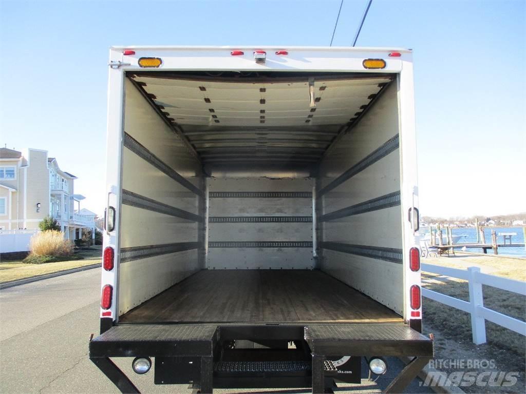 Isuzu NQR Caminhões de caixa fechada
