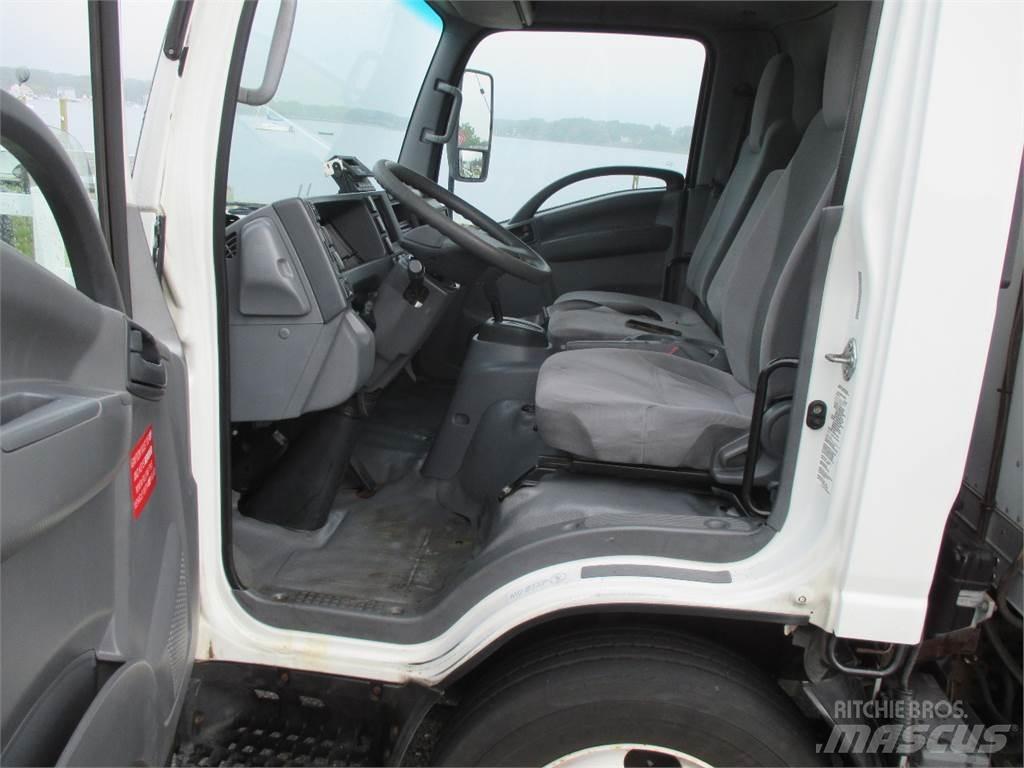 Isuzu NQR Caminhões caixa temperatura controlada