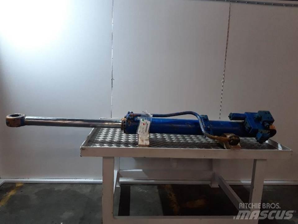 CASE 688B Hidráulica