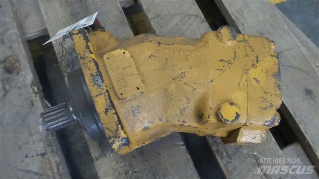 CAT 213 Hidráulica