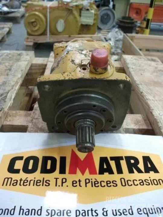 CAT 213 Hidráulica