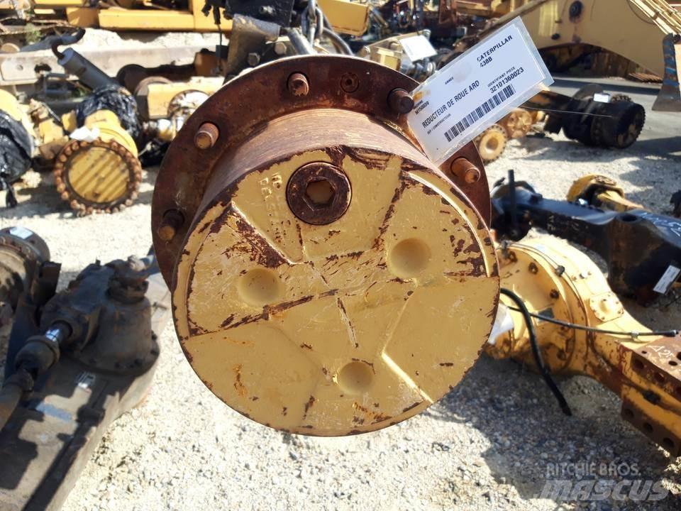 CAT 438B Transmissăo