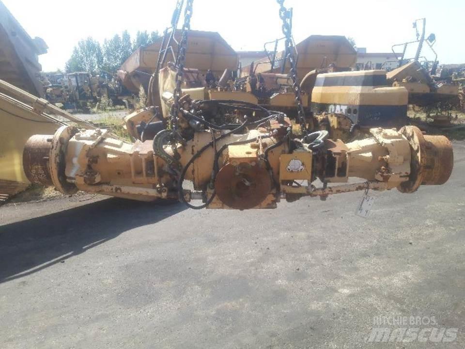 CAT 438B Transmissăo