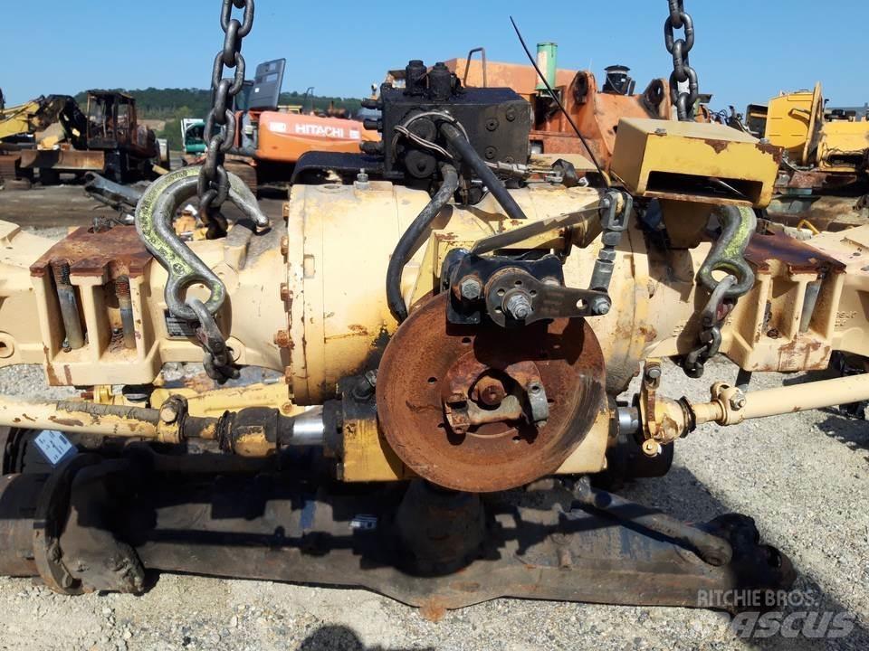 CAT 438B Transmissăo