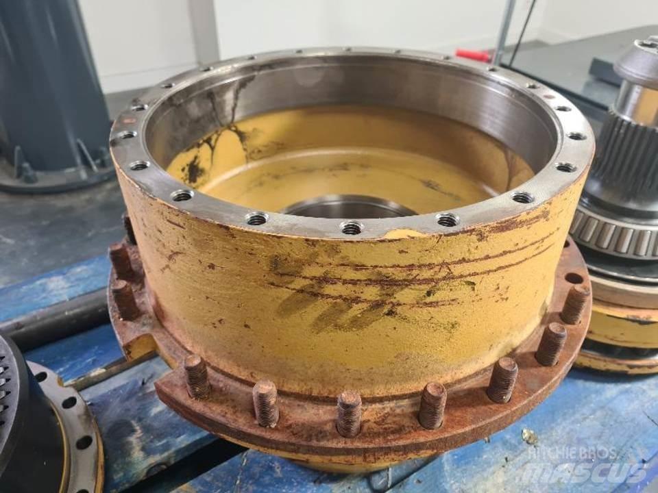 CAT 735 Transmissăo
