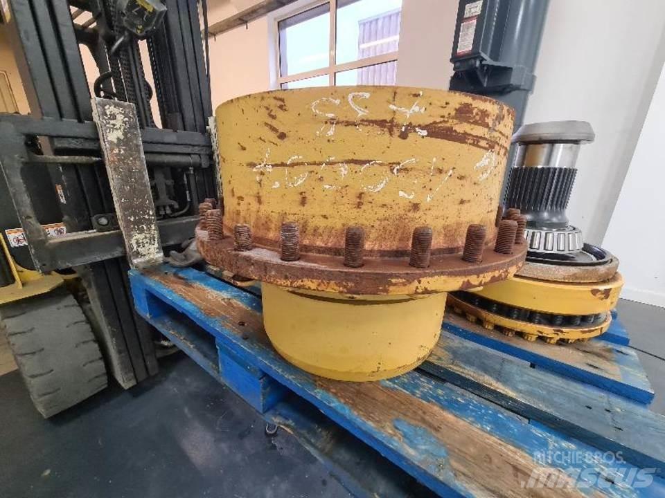 CAT 735 Transmissăo