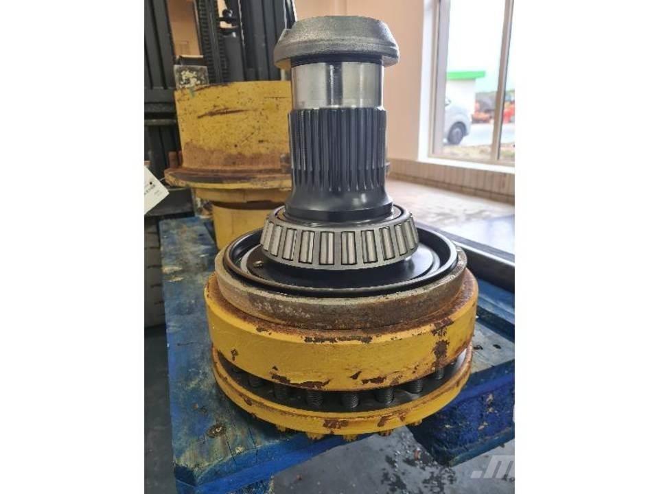 CAT 735 Transmissăo