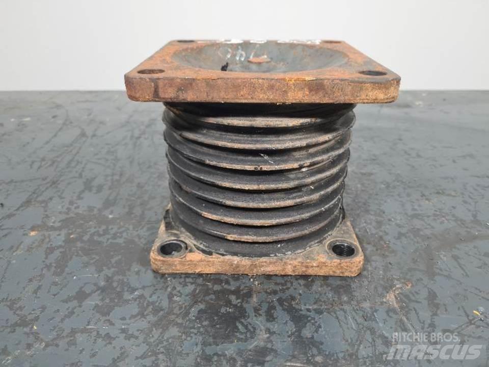 CAT 735 Transmissăo