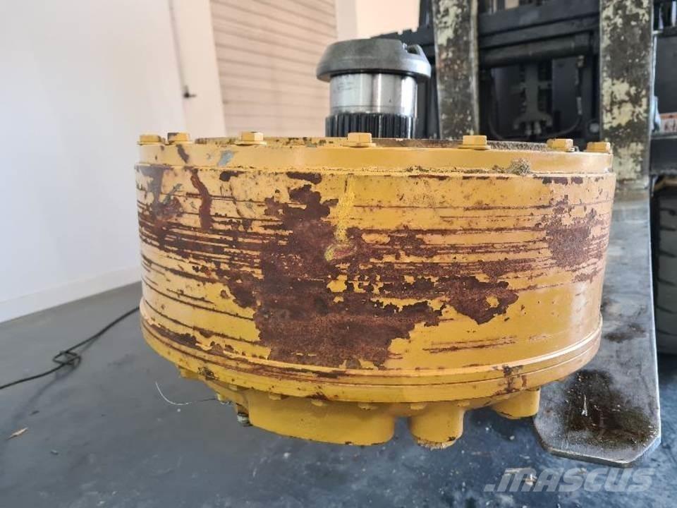 CAT 735 Transmissăo