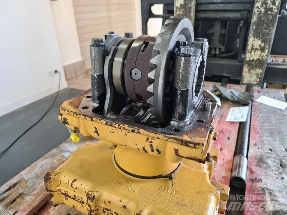 CAT 906H Transmissăo