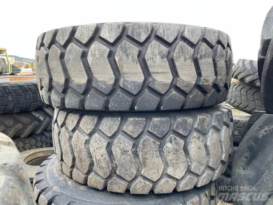 CAT 918M Rastos
