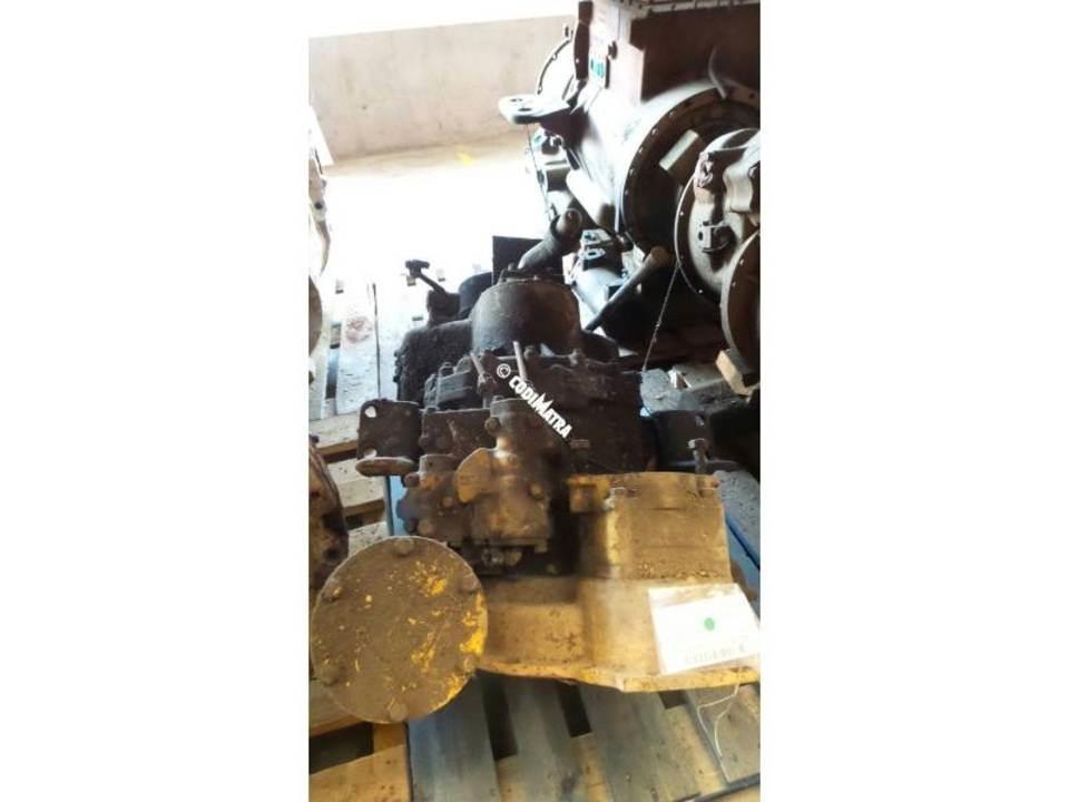 CAT 944A Transmissăo