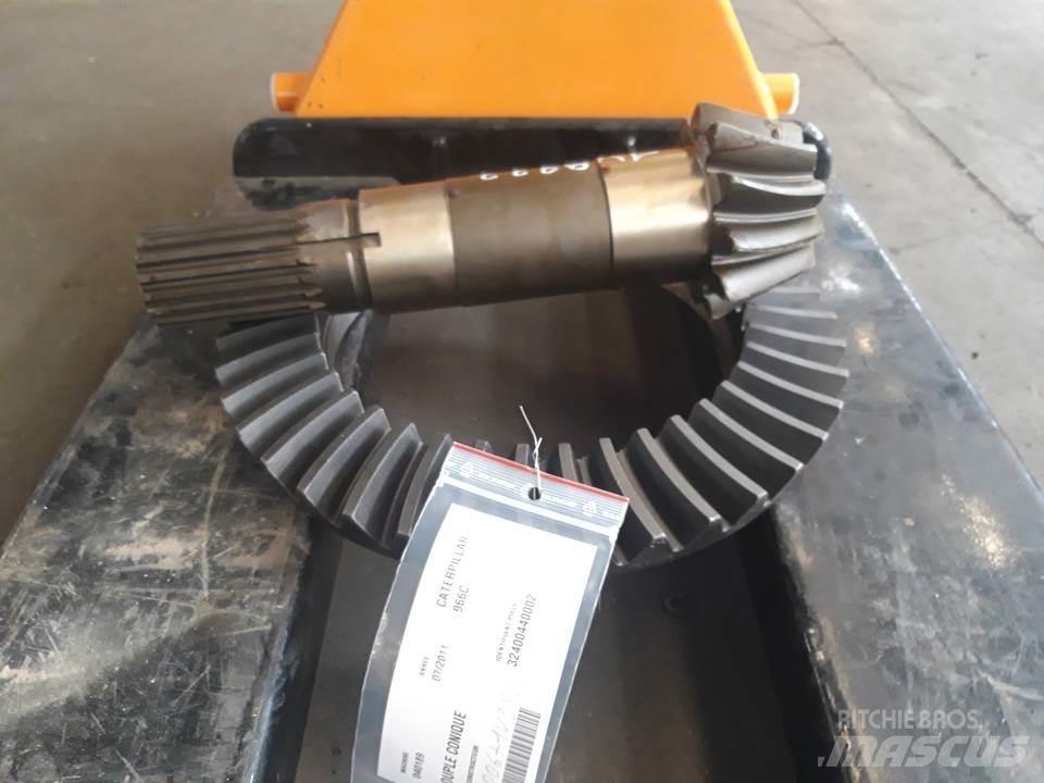 CAT 966C Transmissăo