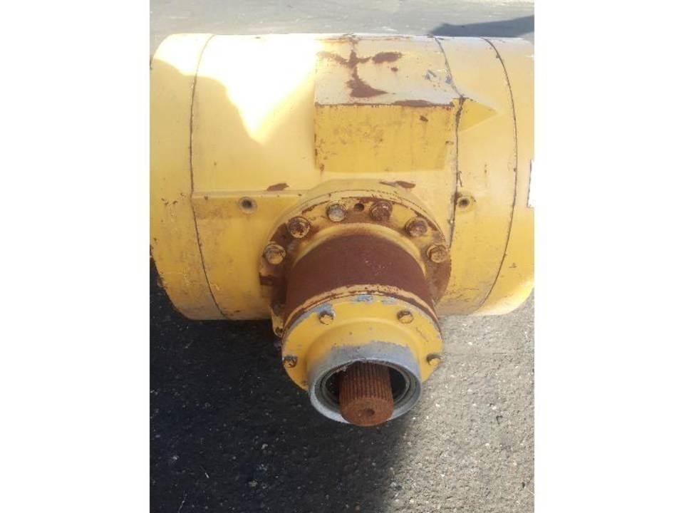 CAT 966H Transmissăo
