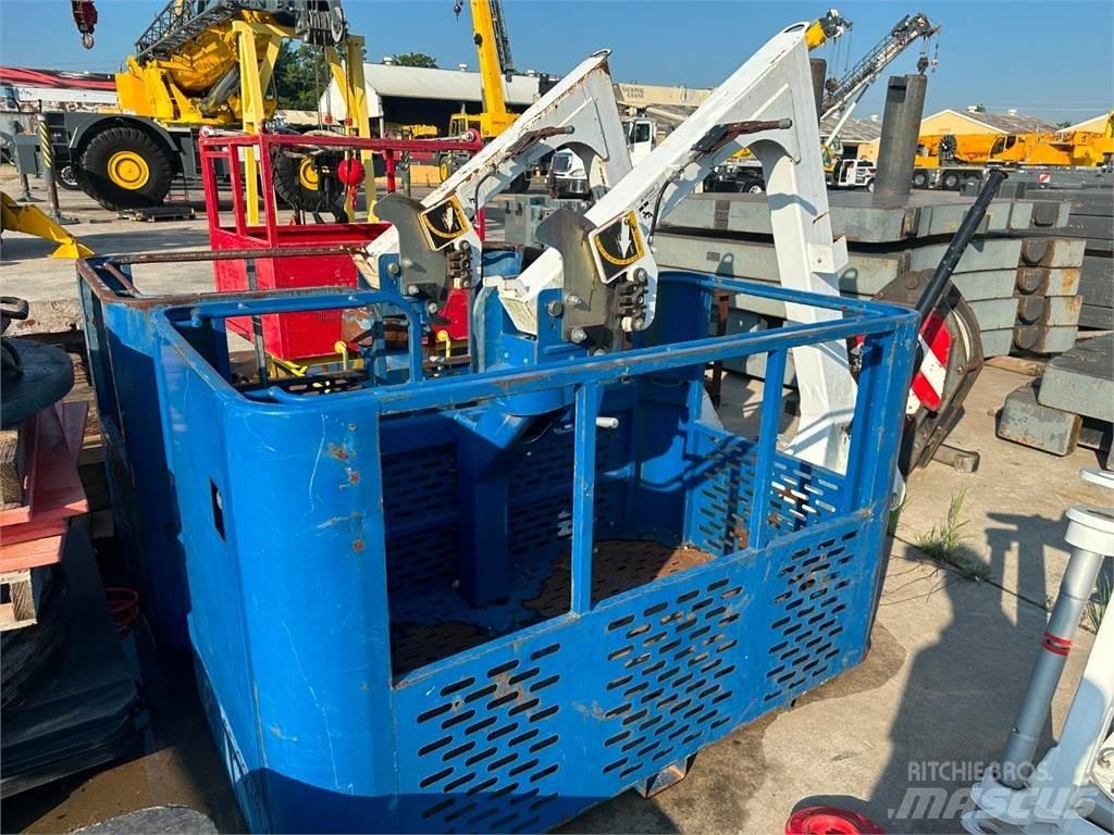 Manitex  Peças e equipamento de gruas