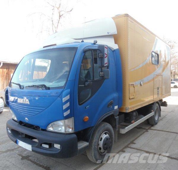 Avia D75 Caminhões de caixa fechada
