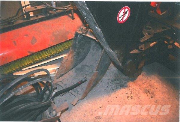  _JINÉ SK) Kovaco MZ800 Minicarregadeiras