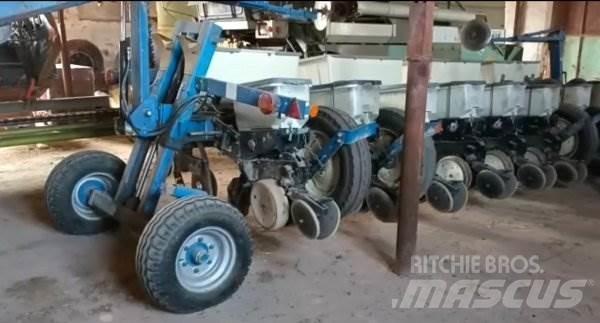  _JINÉ USA) Kinze - 3000 Tratores Agrícolas usados