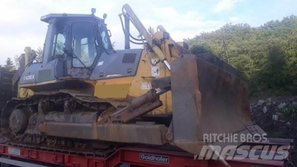 Komatsu D65 EX-12 Dozers - Tratores rastos