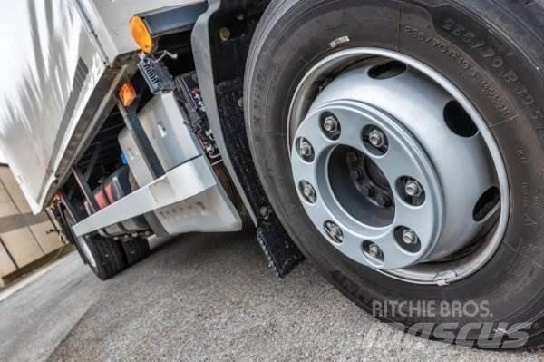 Volvo FL 210 Camiões grua