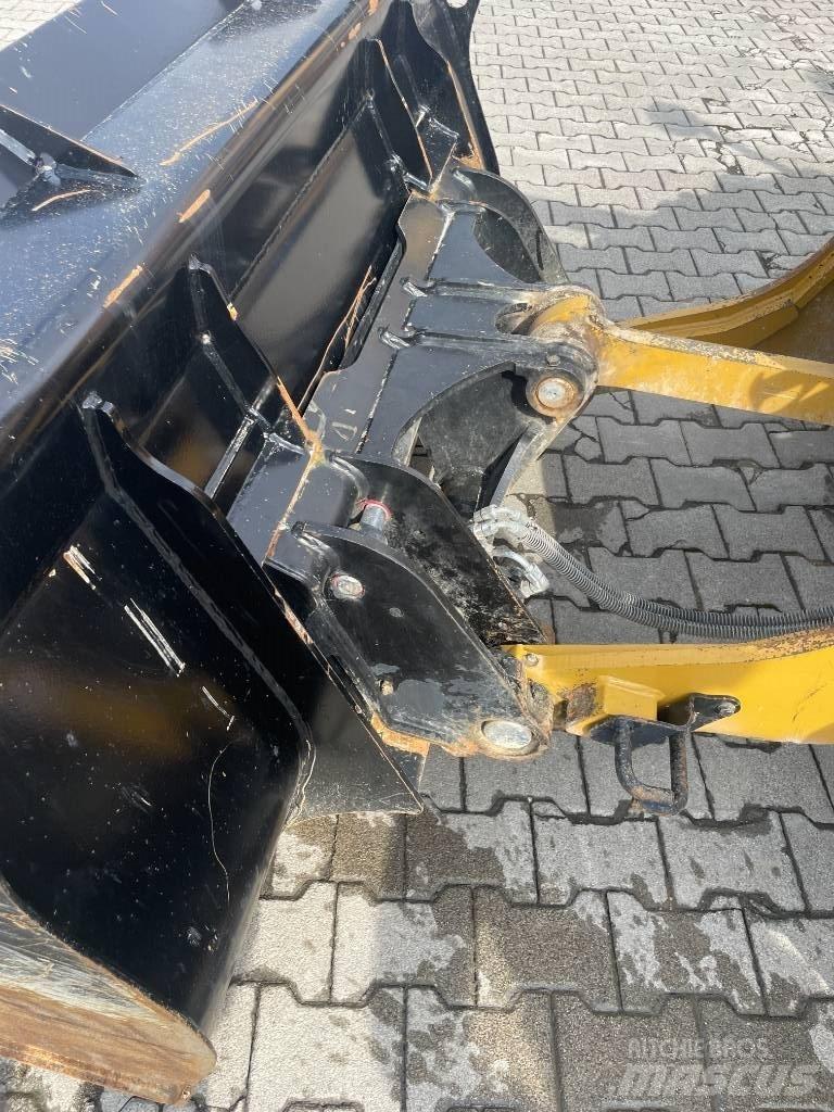 CAT 906 M Carregadeiras de rodas