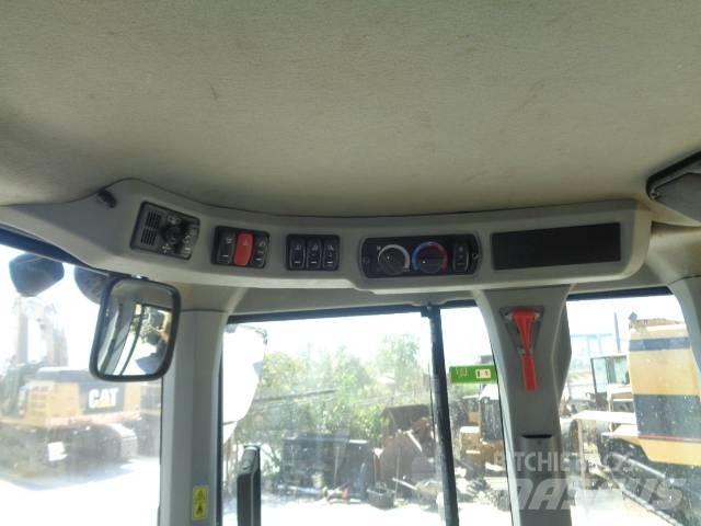 CAT 930M Carregadeiras de rodas