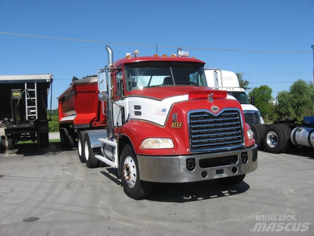 Mack CXN 613 Cavalos Mecânicos