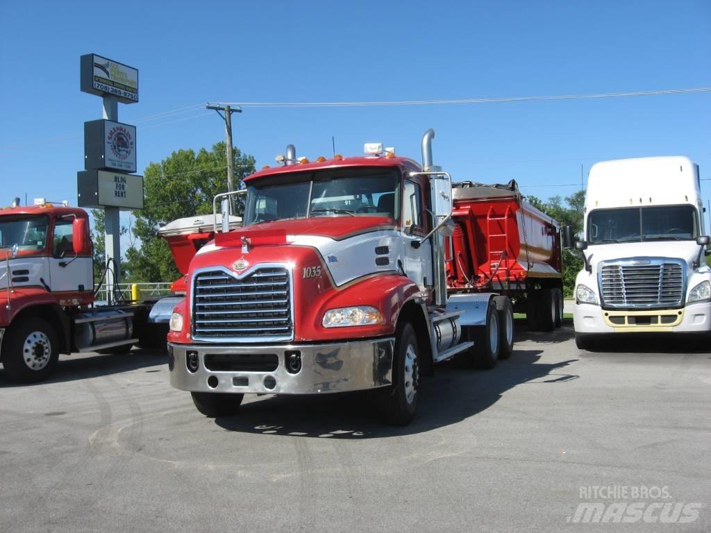 Mack CXN 613 Cavalos Mecânicos