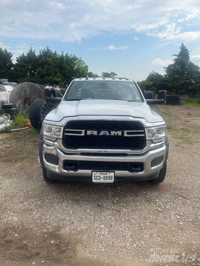 RAM 5500 Camiões estrado/caixa aberta