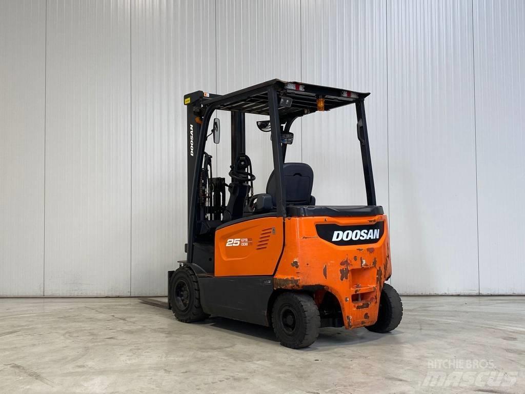 Doosan B25X-7 Empilhadores eléctricos